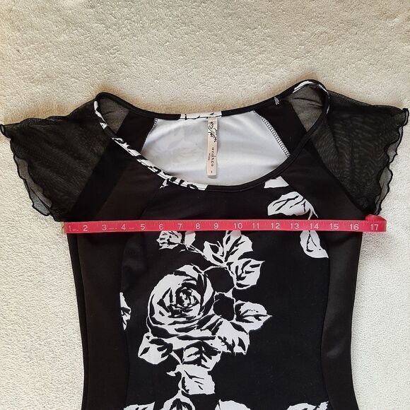 Andrea Missy Floral Dress Size S - Picture 3 of 8